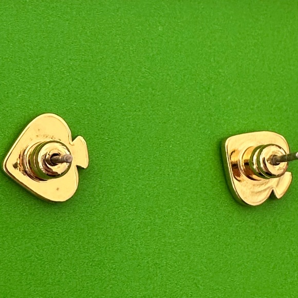 Kate spade ♠️ heart stud earrings - Picture 2 of 5